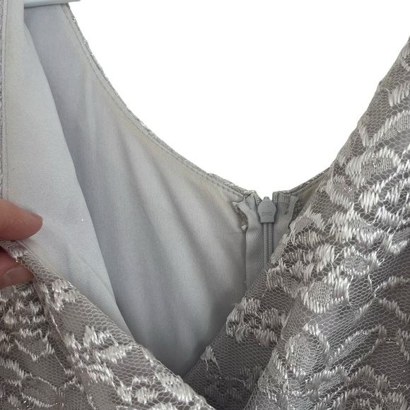Silver Lace Chiffon Dress S Glam Formal Gown w/ Brooch Mother of the Bride Prom - Picture 4 of 16
